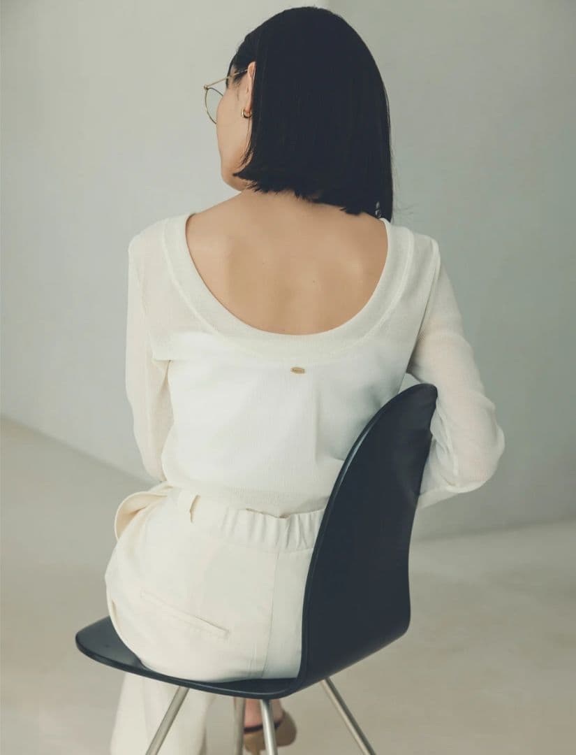 anuans バックオープンシアーカットトップス アイボリー