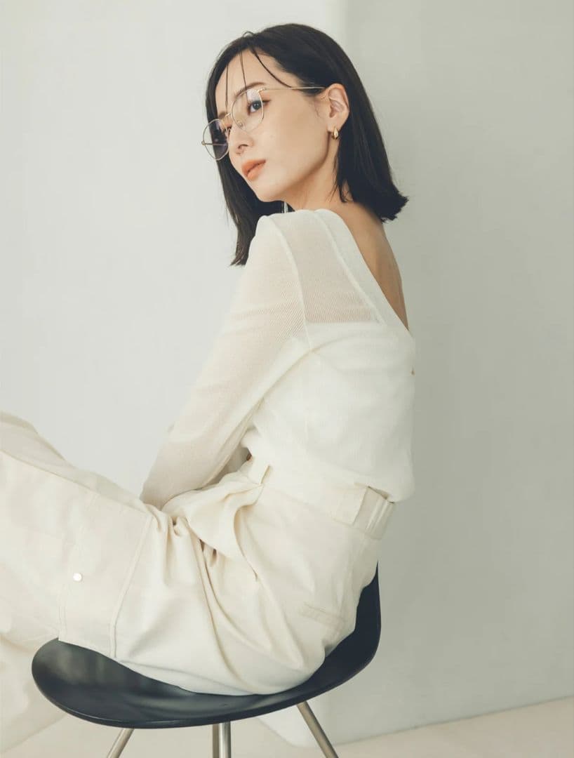 anuans バックオープンシアーカットトップス アイボリー