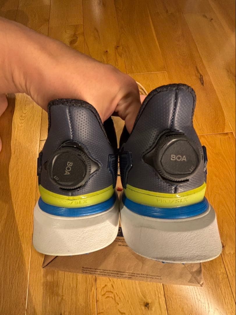 スパイクレスデザインのFJゴルフシューズ、PRO SLX