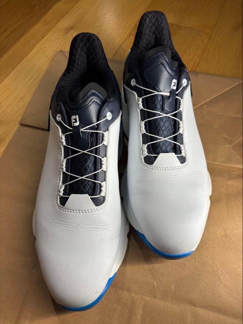 スパイクレスデザインのFJゴルフシューズ、PRO SLX