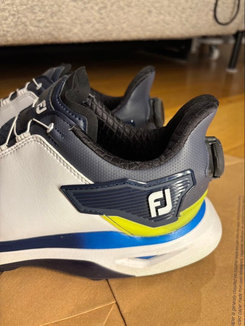 スパイクレスデザインのFJゴルフシューズ、PRO SLX