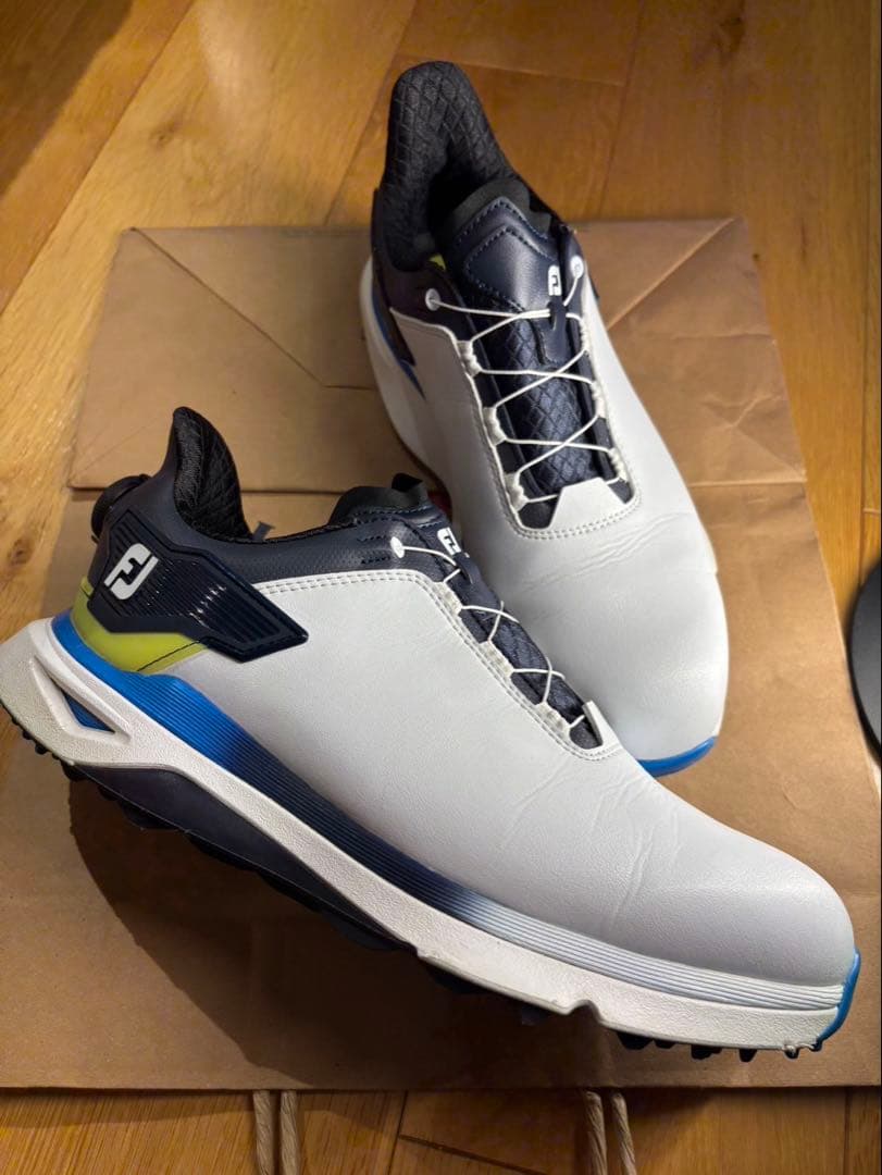 スパイクレスデザインのFJゴルフシューズ、PRO SLX