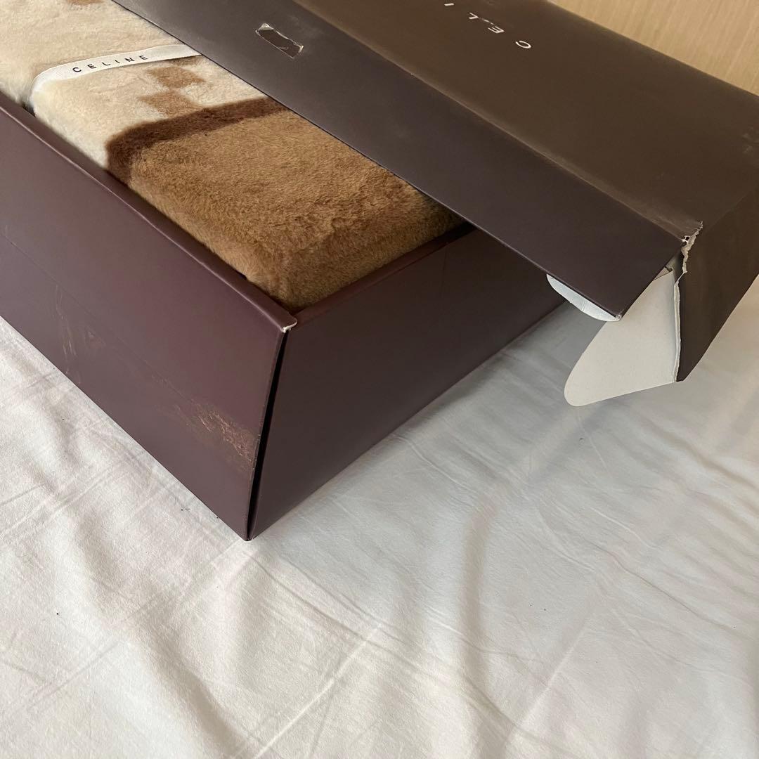 【未使用品】CELINE セリーヌ 毛布 西川産業 アクリル100%