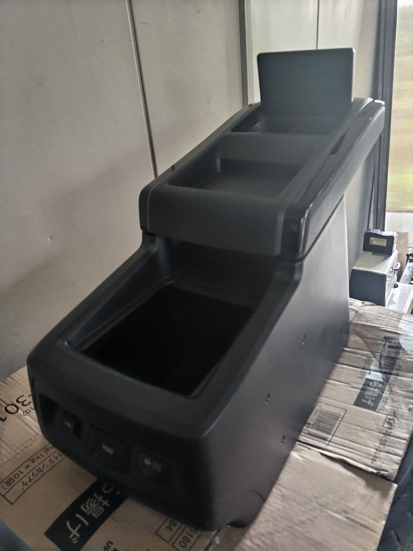 20ヴェルファイアコンソールボックス