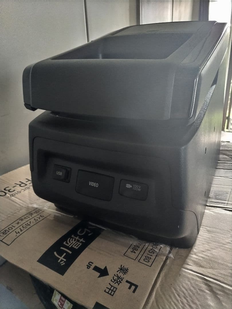 20ヴェルファイアコンソールボックス