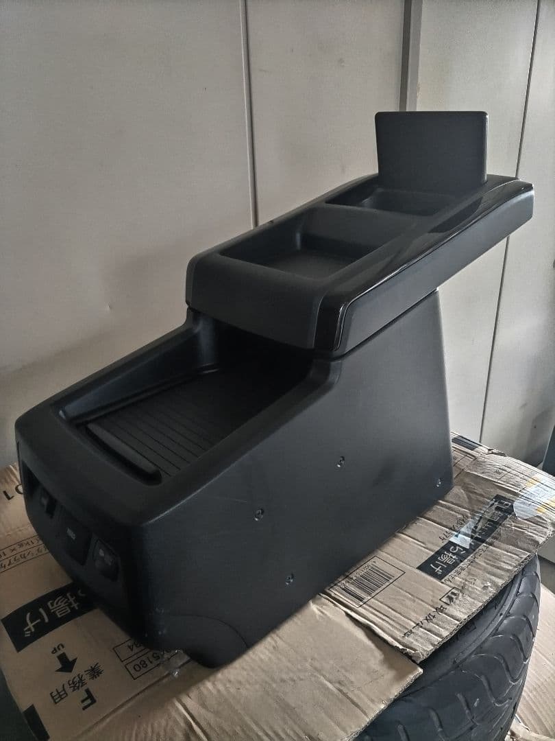 20ヴェルファイアコンソールボックス