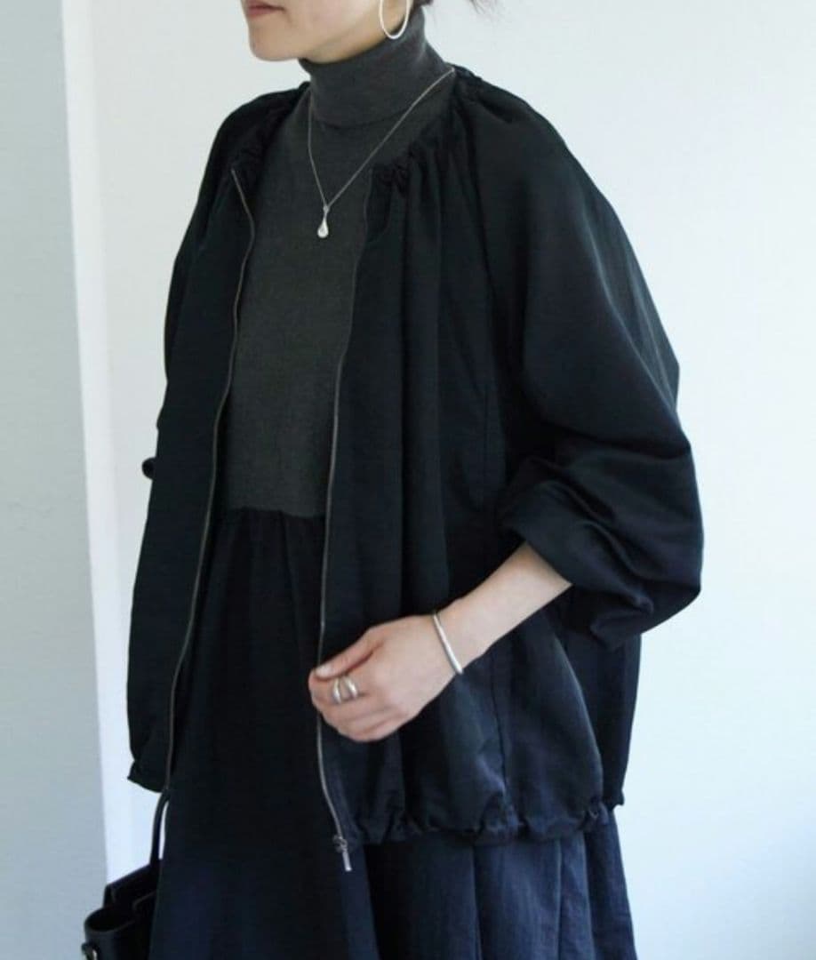 wako様【✨新品✨】BEARDSLEY ビアズリー ◎ギャザーブルゾン　黒