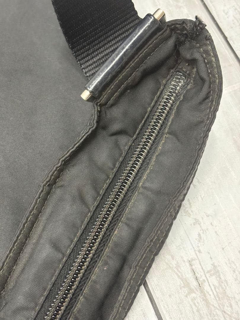 PRADA プラダ　サコッシュ　ショルダーバッグ　ナイロン　ブラック