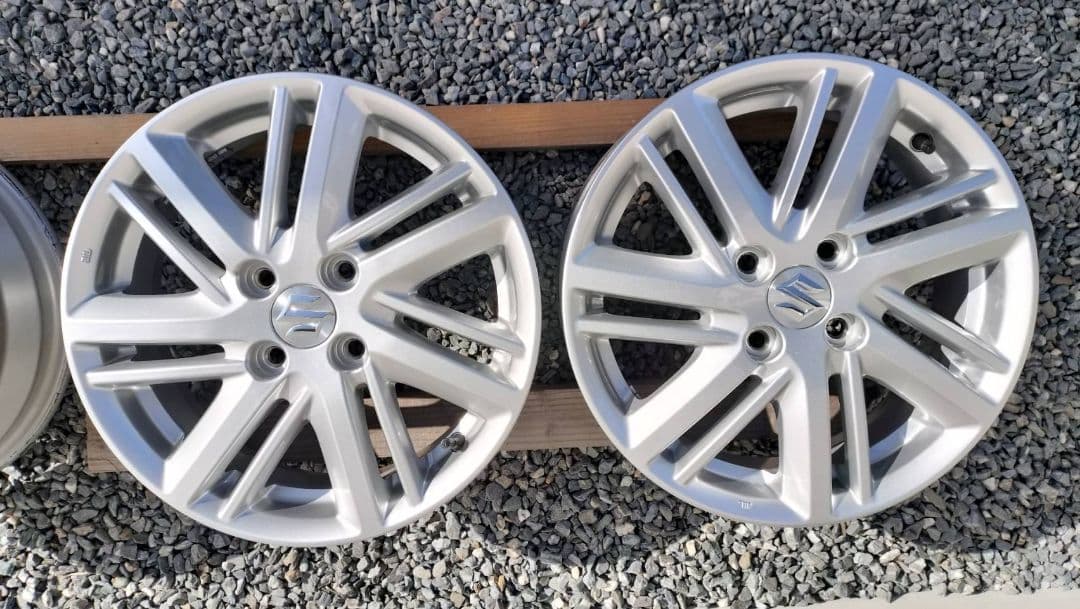 スズキ 15インチ 純正アルミホイール　ソリオ