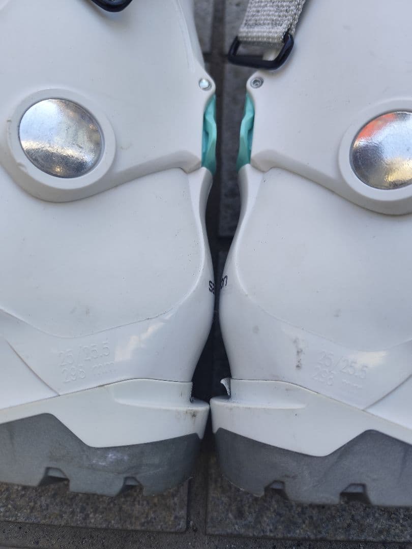 Salomon Custom Fit 女性用スキーブーツ