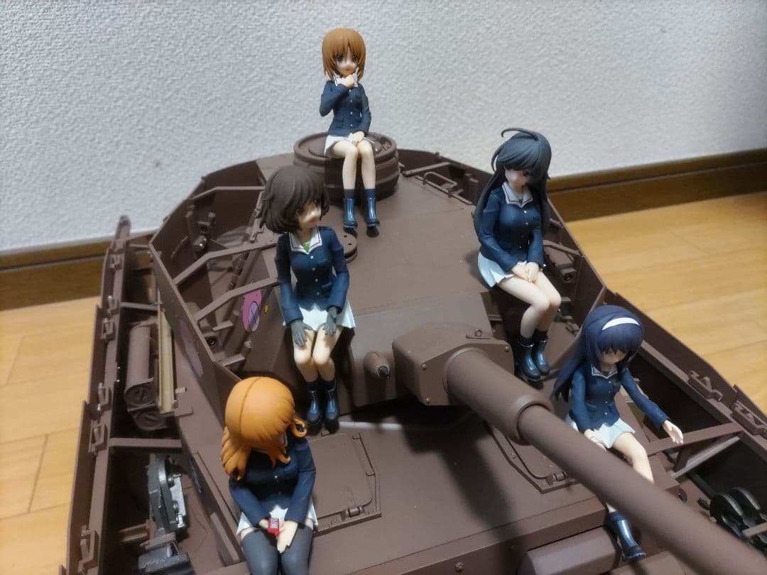 川*忍様 ガールズ&パンツァー　Ⅳ号戦車作る　アシェットジャパン　完成品　操作説