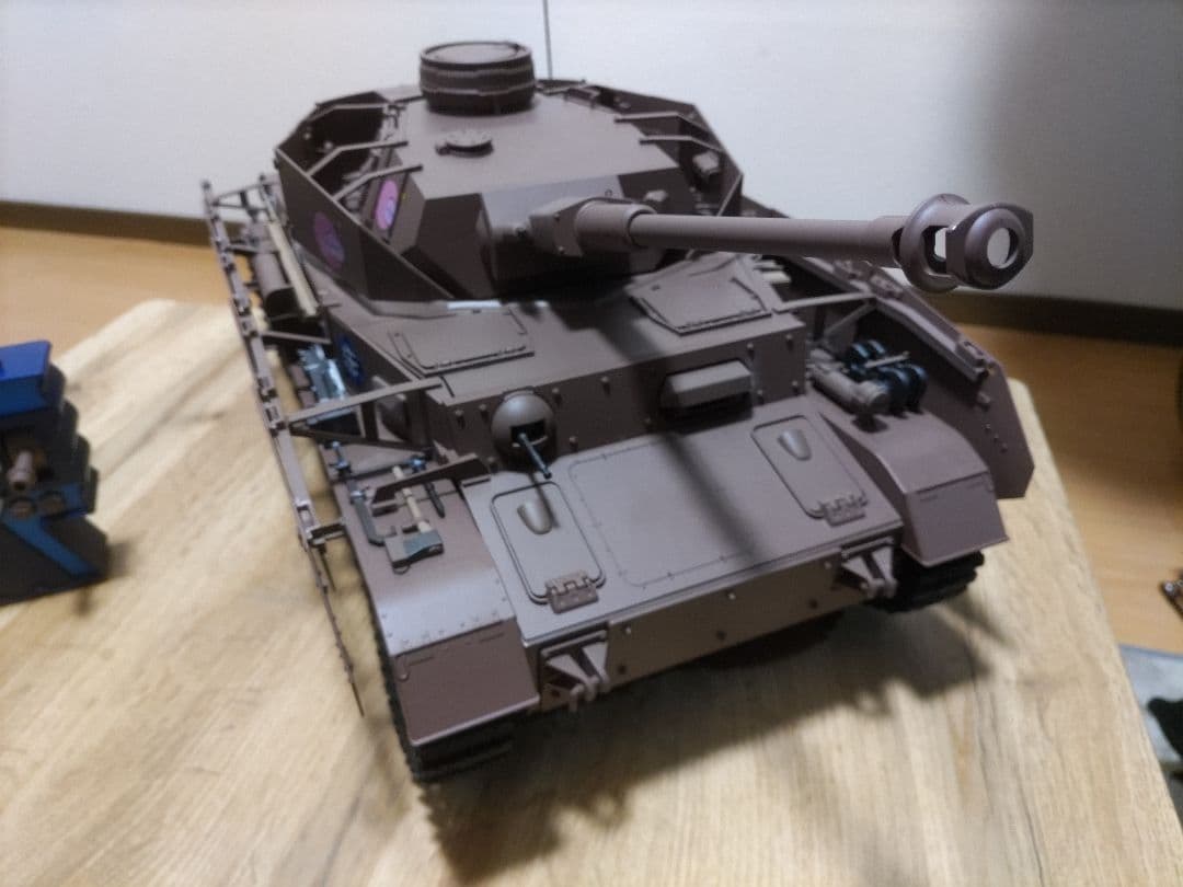 川*忍様 ガールズ&パンツァー　Ⅳ号戦車作る　アシェットジャパン　完成品　操作説