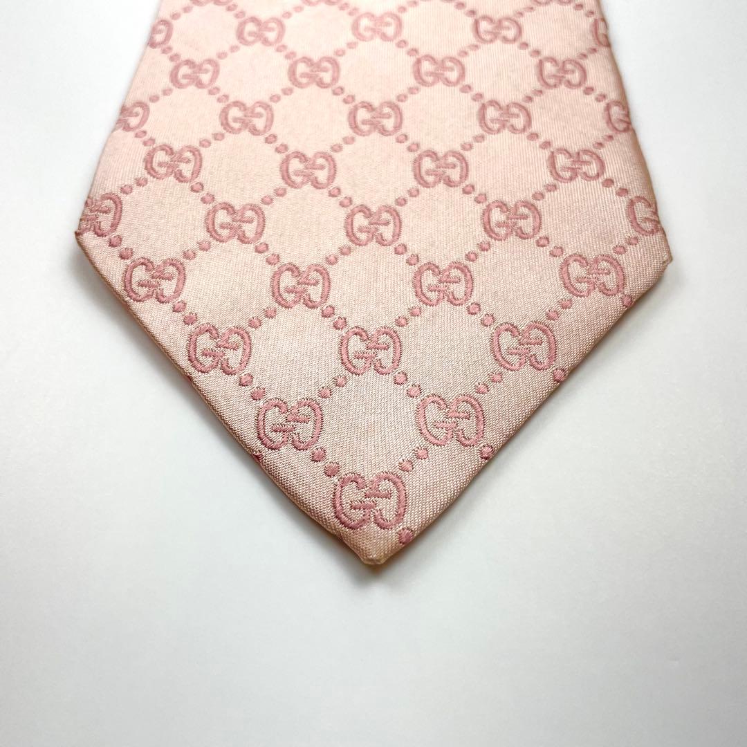 グッチ　ネクタイ　GG柄　GGチェーン　グッチシマ　総柄　光沢　高級感　ピンク