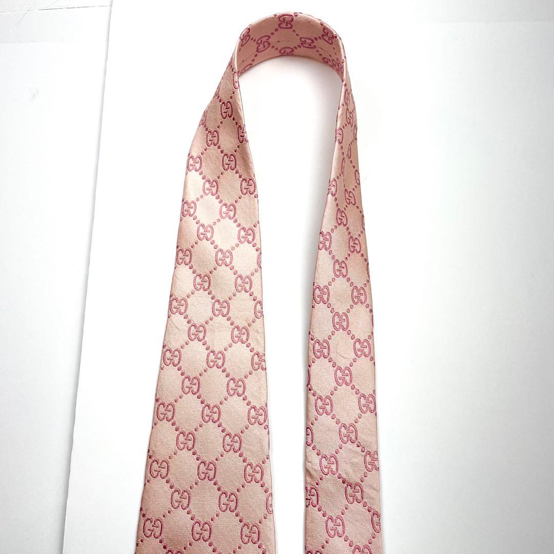 グッチ　ネクタイ　GG柄　GGチェーン　グッチシマ　総柄　光沢　高級感　ピンク