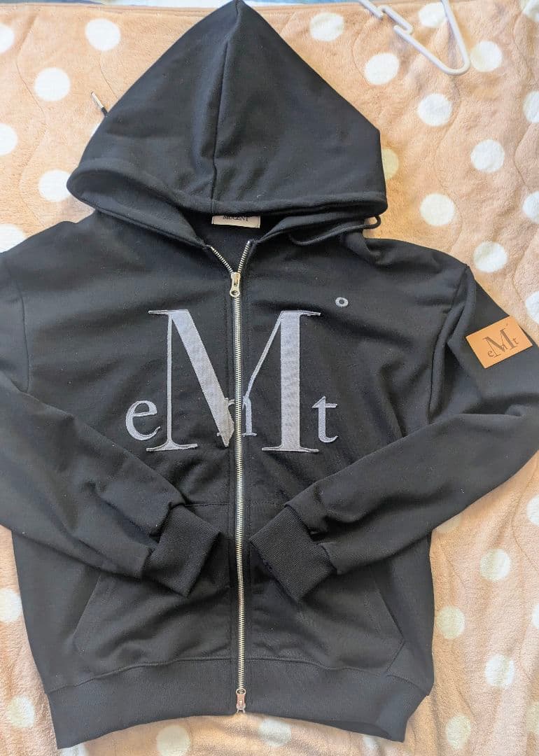 お*る様 MUCENT フルジップ 黒 パーカー