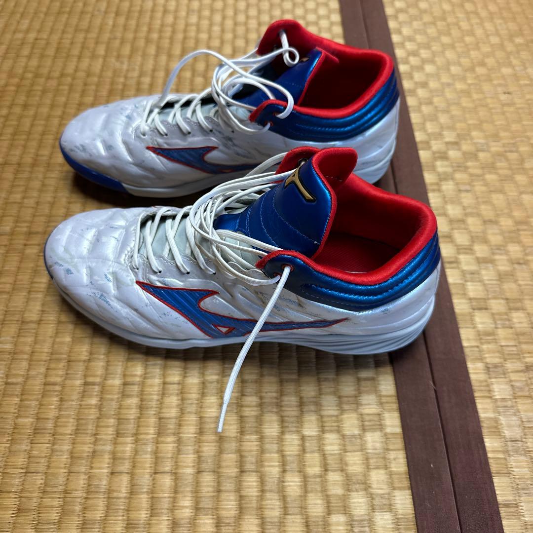 Mizuno 野球スパイク ホワイト/ブルー/レッド　クッションレボミッド