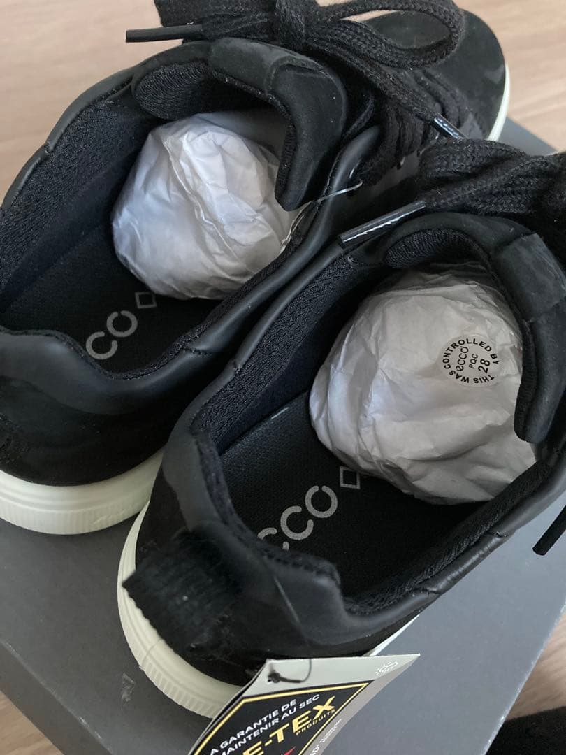 【新品】ECCO ゴアテックス　スニーカー　24.5 ブラック