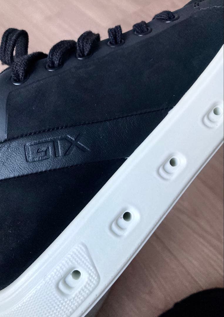 【新品】ECCO ゴアテックス　スニーカー　24.5 ブラック