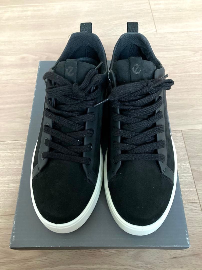 【新品】ECCO ゴアテックス　スニーカー　24.5 ブラック