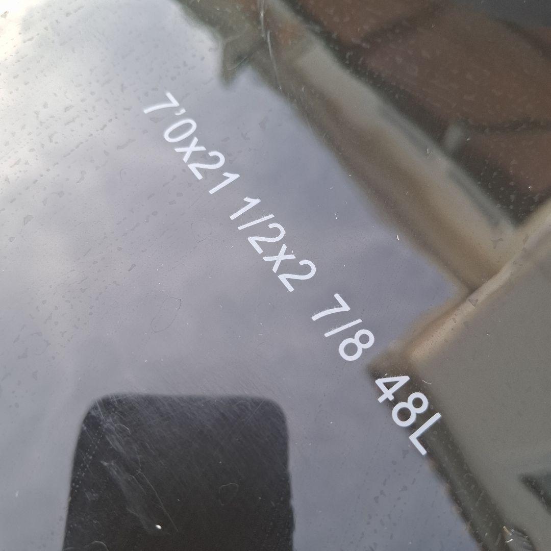 ビーチアクセス 7’0“ 48L 限定ブラック フィン2本付き ミッドレングス