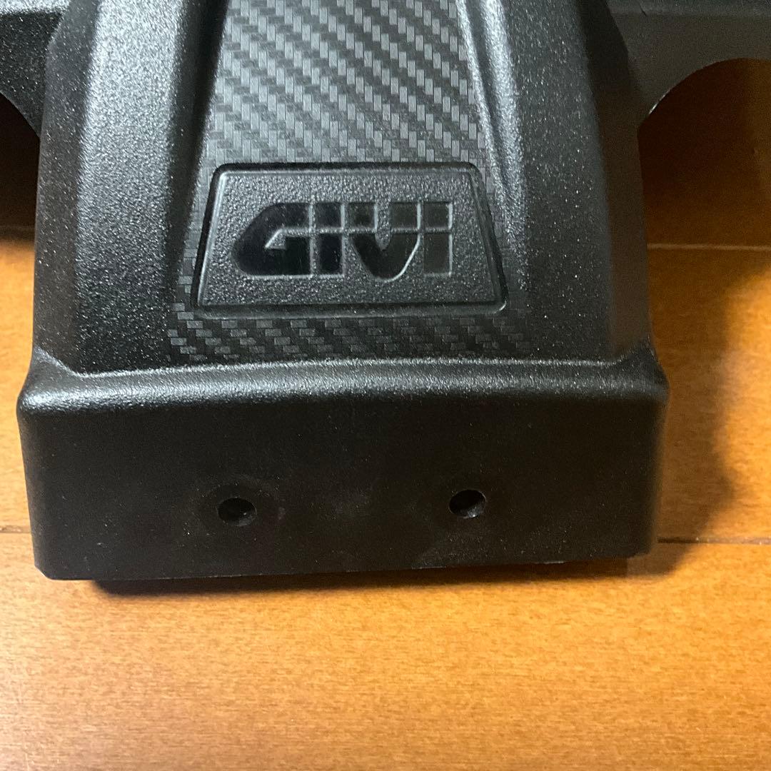 GIVI マッドガード　RM6412 ストリートトリプル765