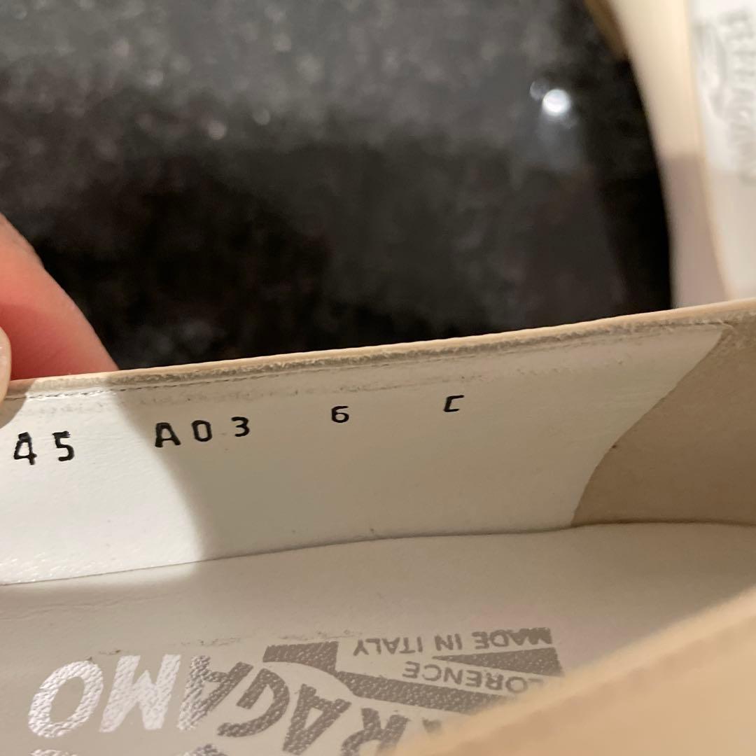 ✨未使用品✨サルヴァトーレフェラガモ　ヴァラ　バレリーナシューズ