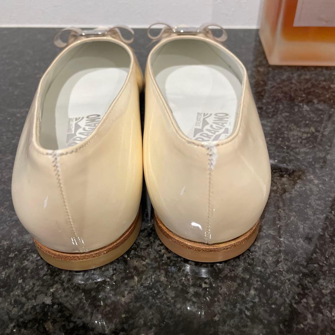 ✨未使用品✨サルヴァトーレフェラガモ　ヴァラ　バレリーナシューズ