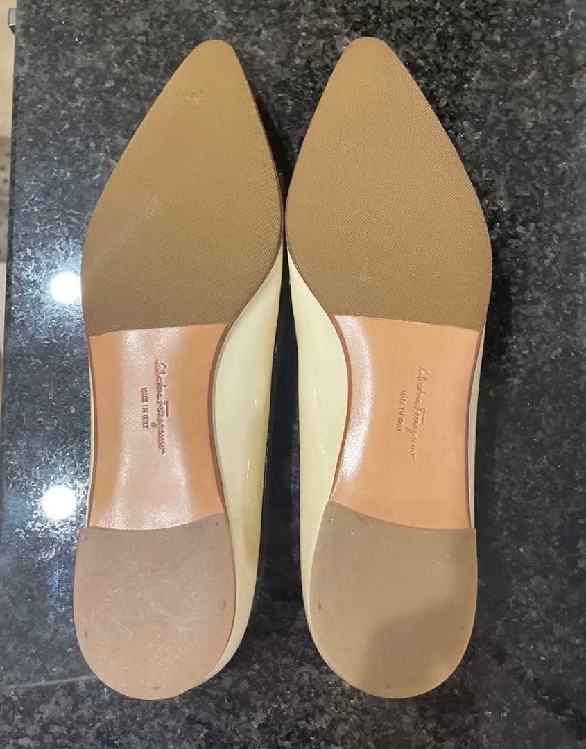 ✨未使用品✨サルヴァトーレフェラガモ　ヴァラ　バレリーナシューズ