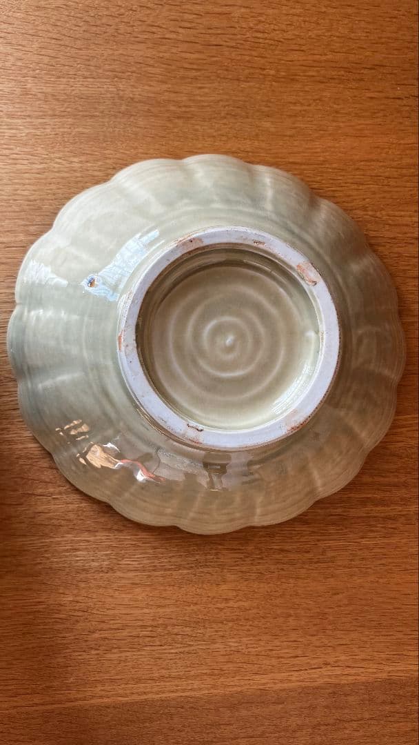 陶芸家の角田淳さんの大きな器です