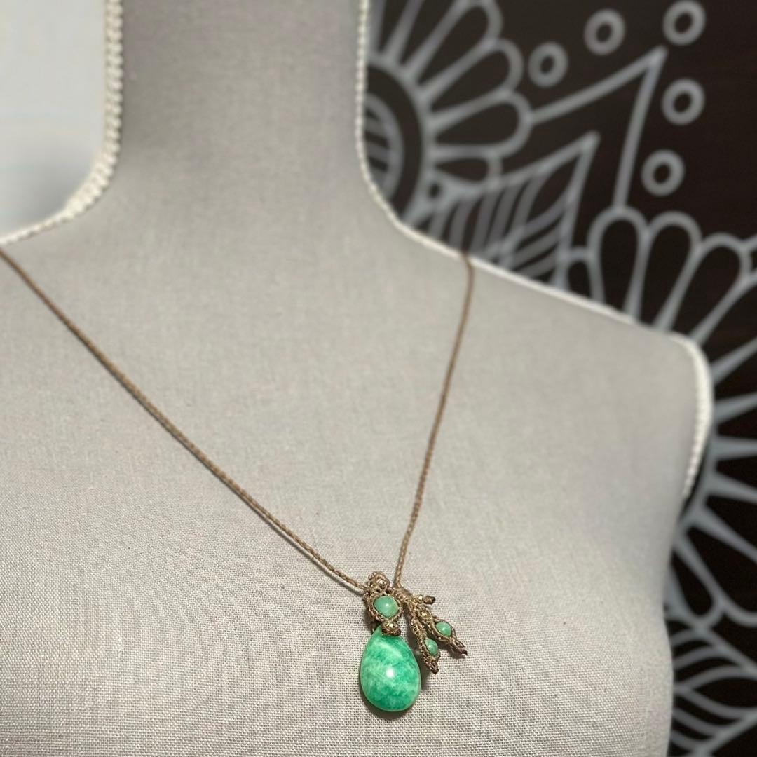 『緑癒』エメラルドのマクラメペンダントネックレス