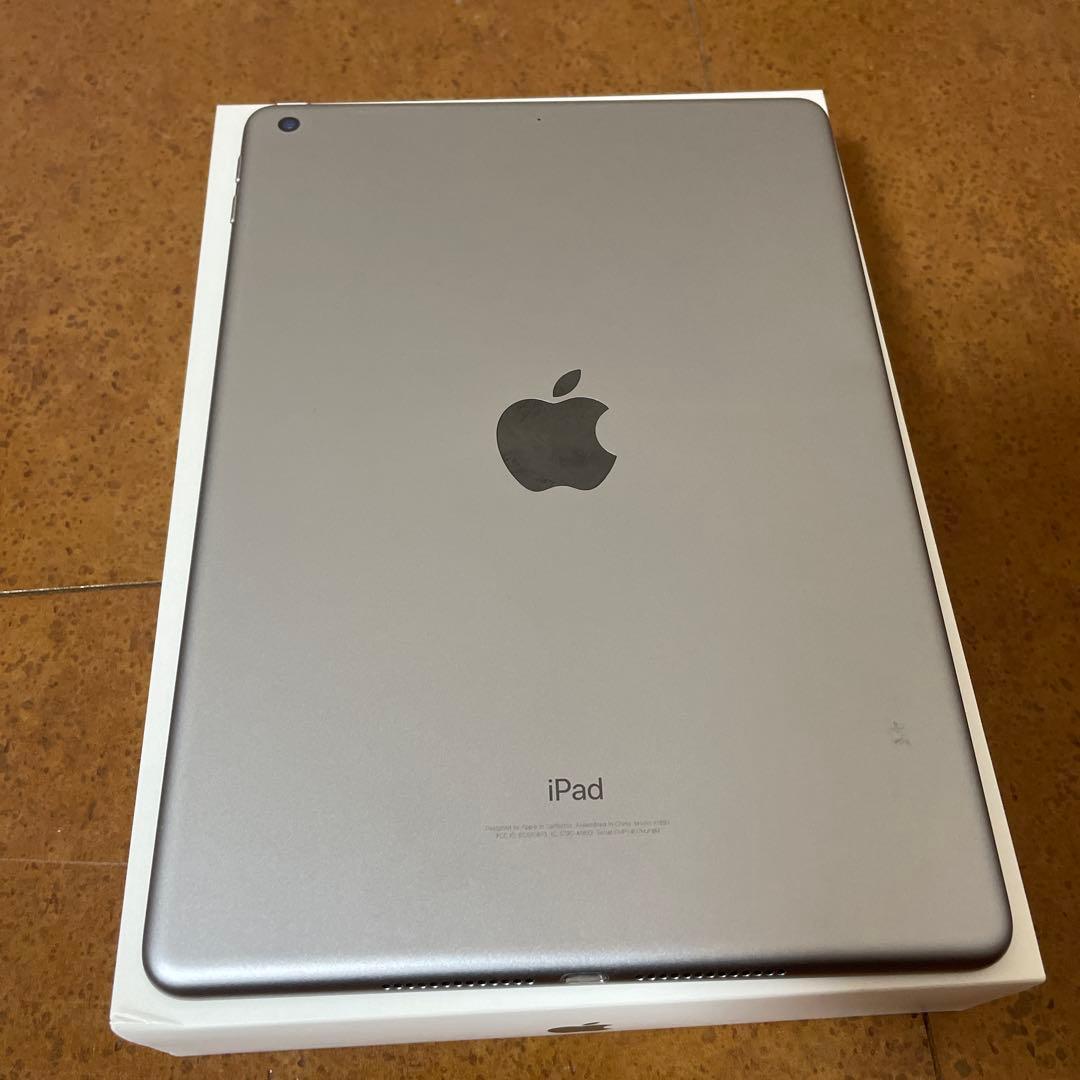 iPad 6th 本体と箱 シルバー　128gb MR7J2/A