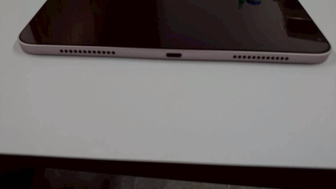 j*r様 iPad Air 第5世代 M1チップ 64GB Wi-Fiモデル A