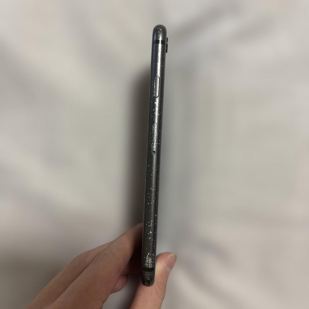 iPhone8 本体 SiM抜き済