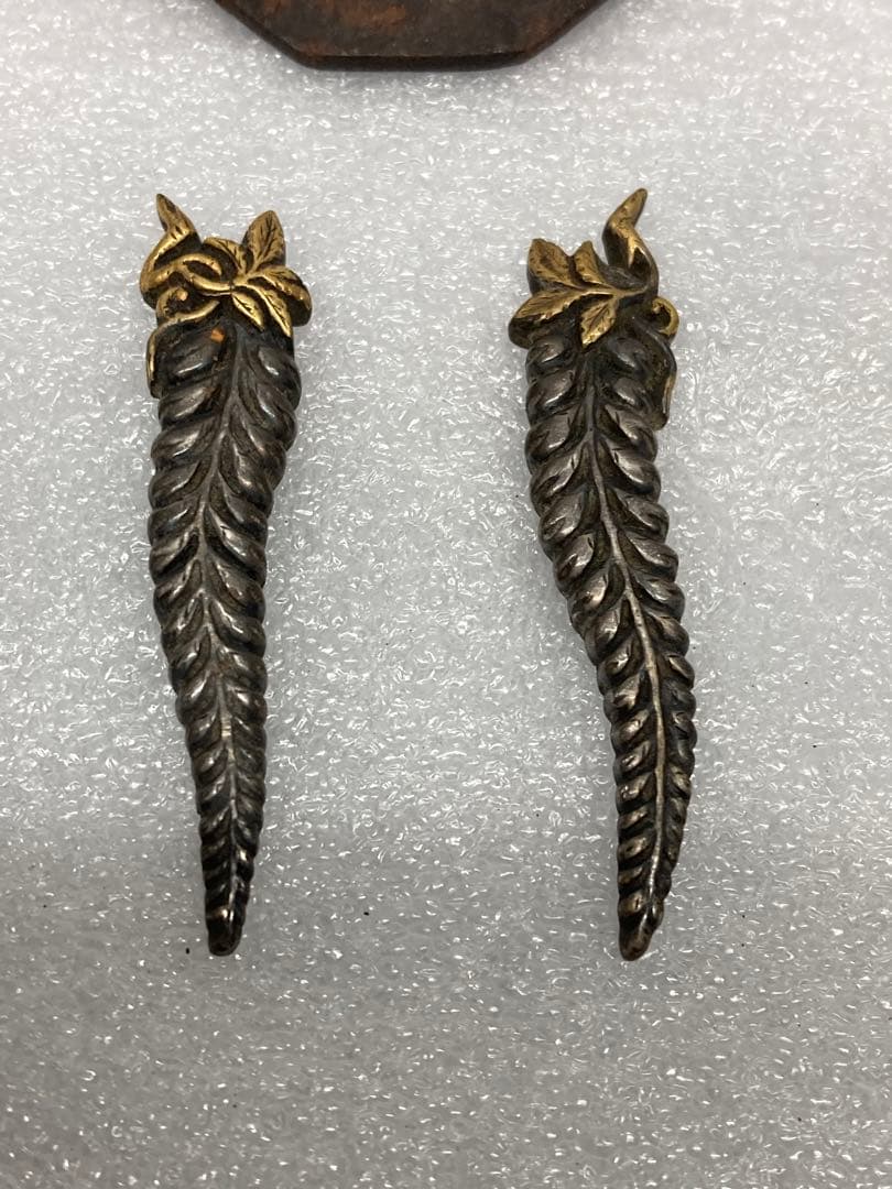 当時物 時代物 江戸時代 蛇 藤の花 金銀露象嵌 刀装具 鍔 目貫 縁頭 縁