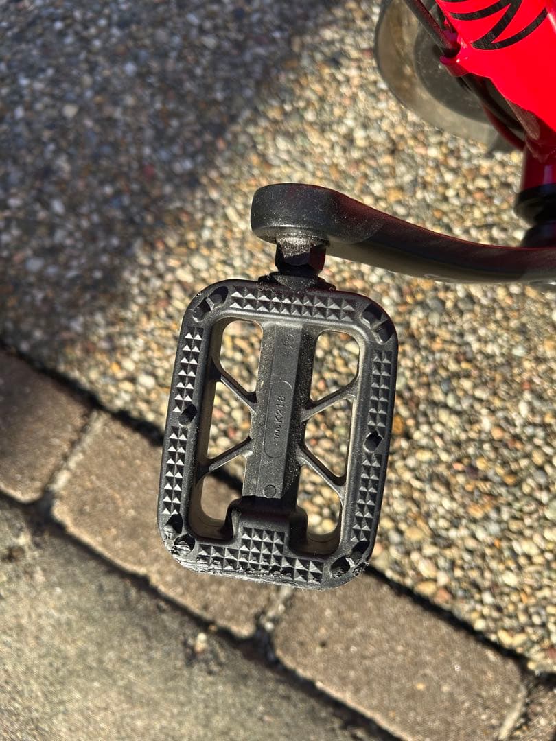 ブリヂストン　SCHLEIN 赤24インチ 【直接お引き渡し】