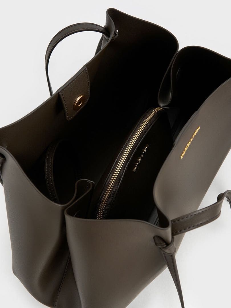 【美品】CHARLES &KEITH Calla カルラ　トートバッグ