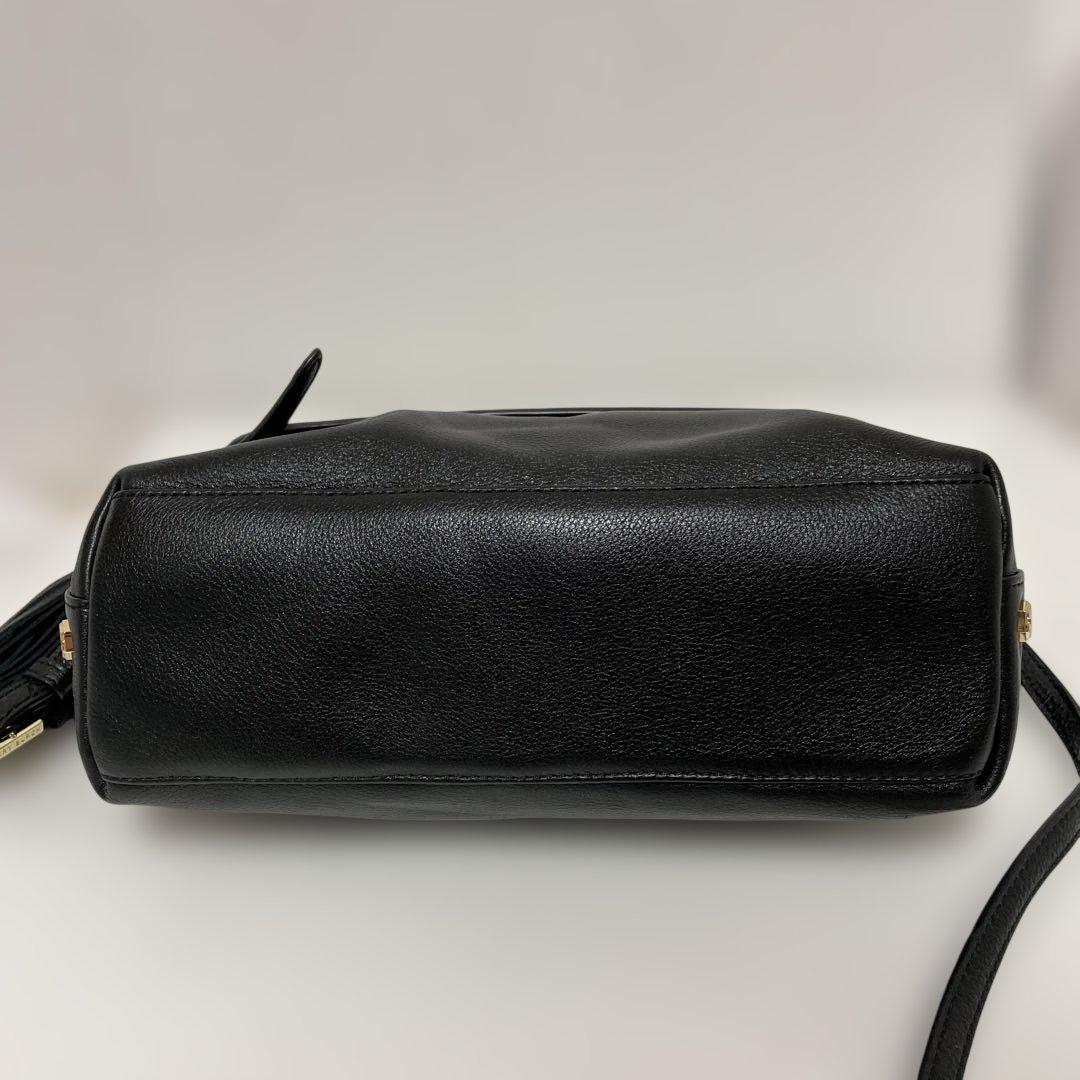 トリーバーチ テアメッセンジャーバッグ ショルダー レザー ブラック 中古