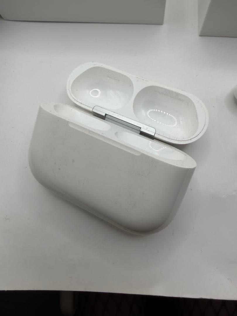 あ*い様 AirPods Pro 3 本体 充電ケース付き