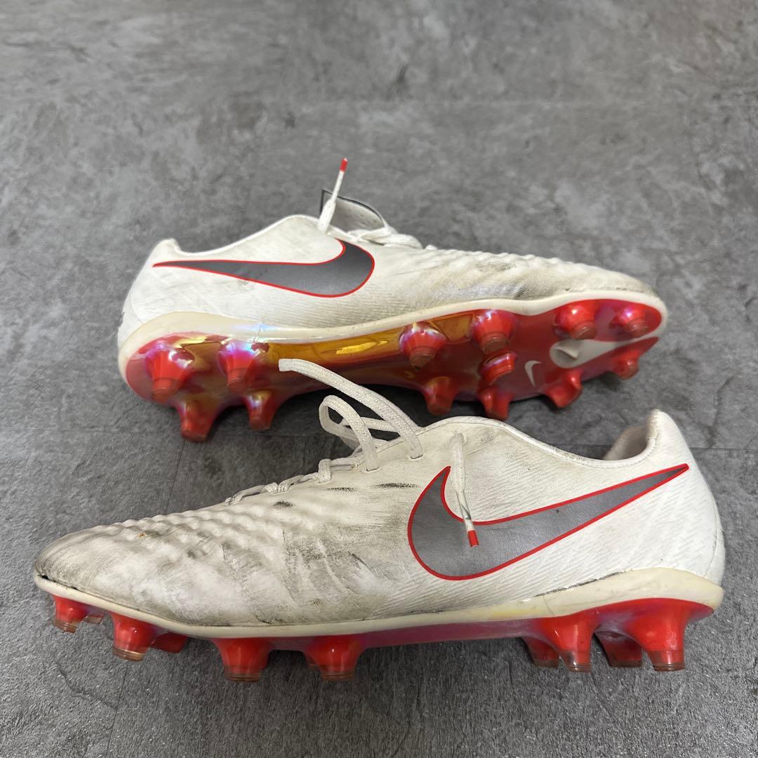 Nike マジスタACG