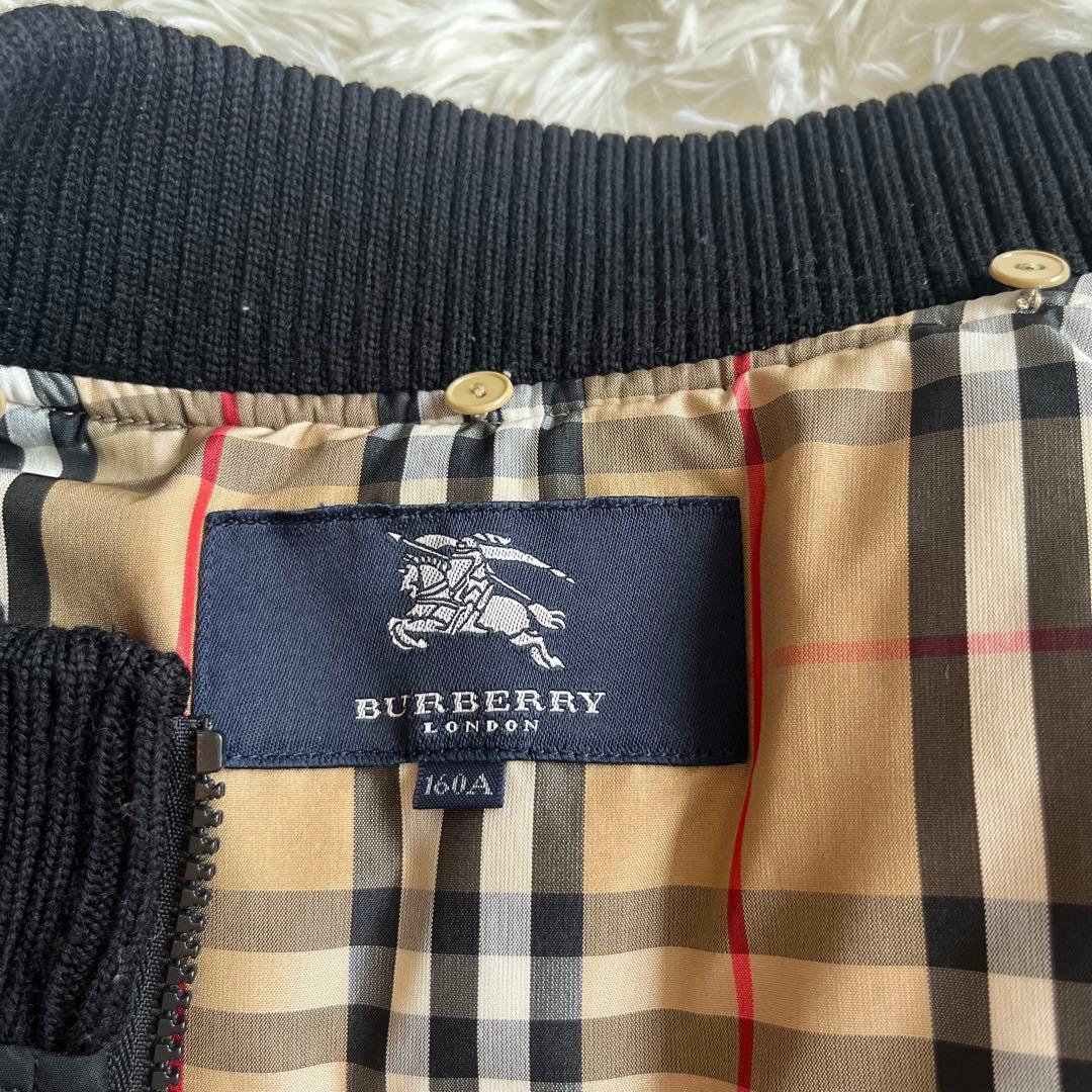 バーバリー　ダウンベスト　ノバチェック　Mサイズ　ベルト　リブ　黒　ホースロゴ