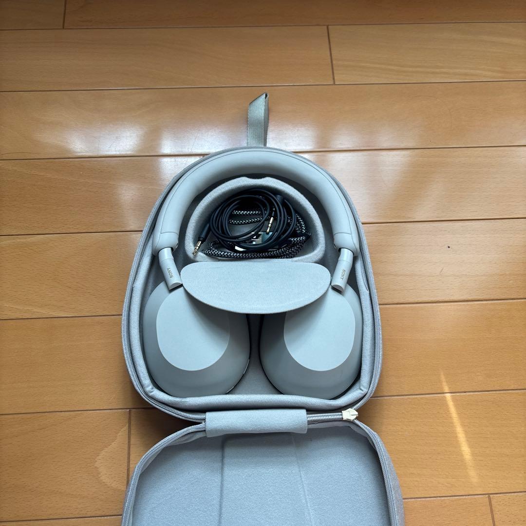 SONY WH-1000XM5 シルバー（Amazon整備済み品）