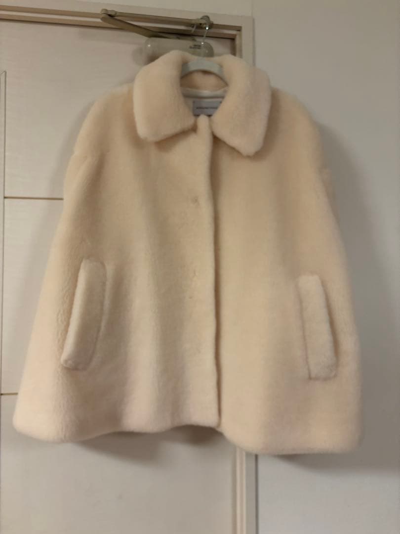 mid アベニエールトワール ウールポアケープコート アイボリー