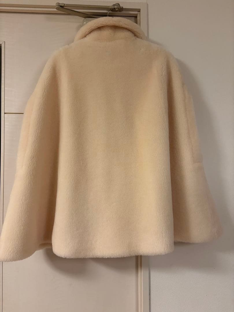 mid アベニエールトワール ウールポアケープコート アイボリー