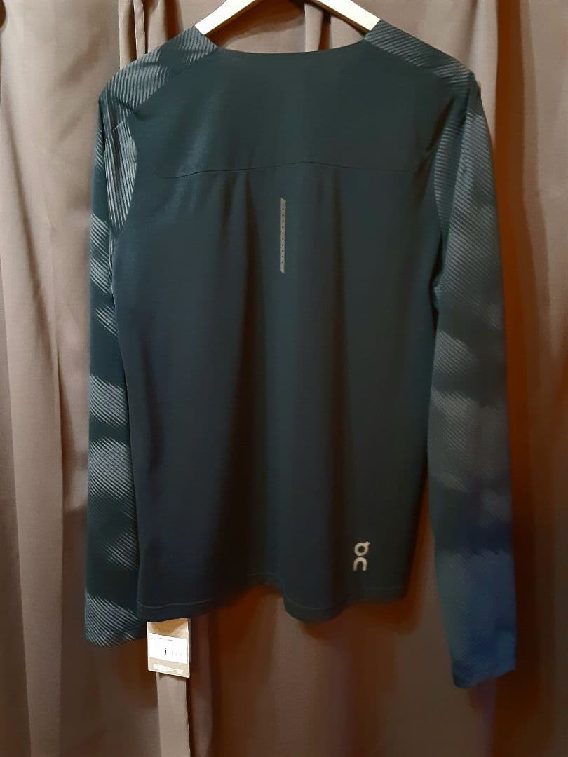 新品未使用 On オン Performance Long-T Lumos