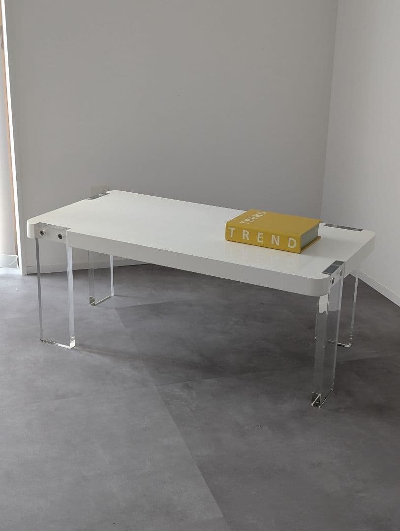 USED/スペースエイジ Y2K アクリルレッグ センターテーブル モダン