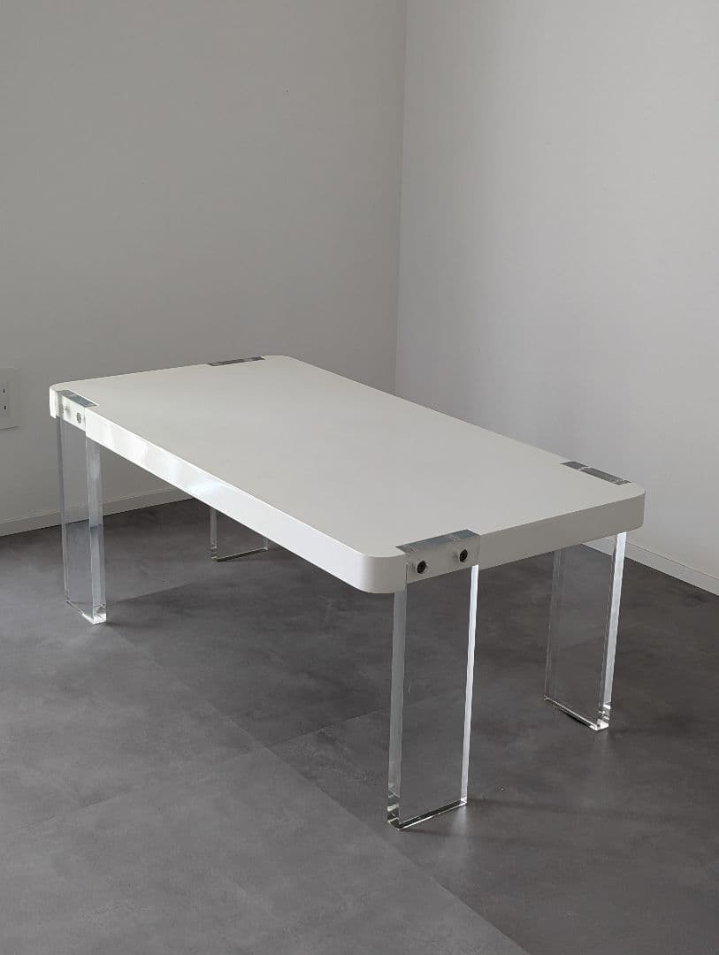 USED/スペースエイジ Y2K アクリルレッグ センターテーブル モダン