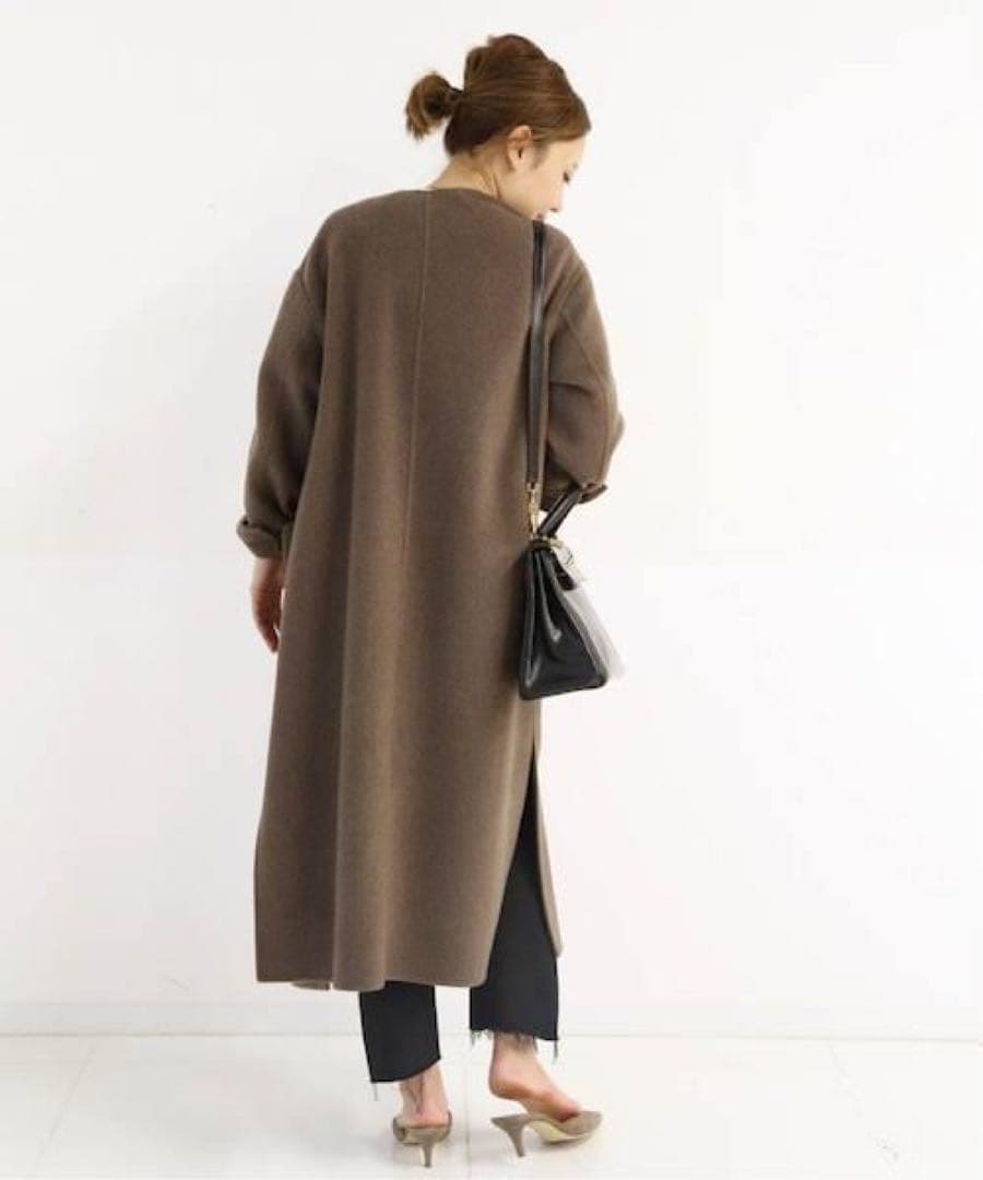 美品 ミューズドゥーズィーエムクラス リバーロングノーカラーコート 38