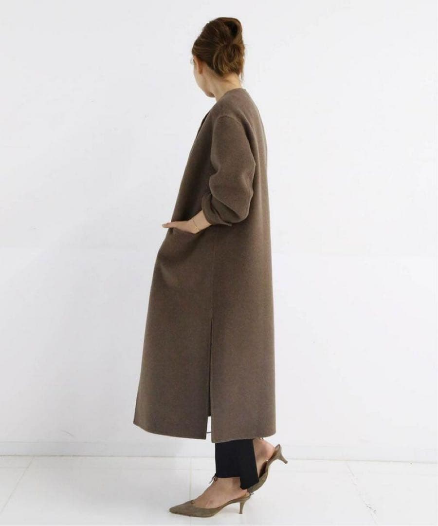 美品 ミューズドゥーズィーエムクラス リバーロングノーカラーコート 38