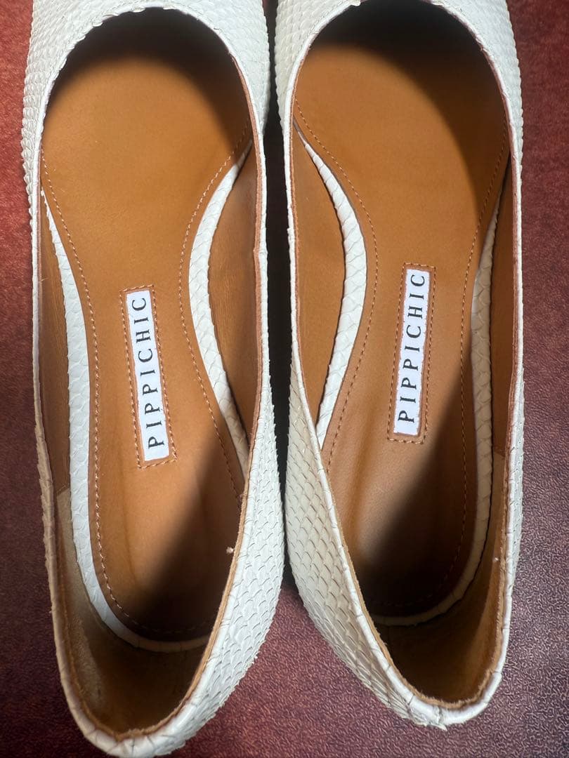 PIPPICHIC ホワイト スクエアトゥ フラットシューズ