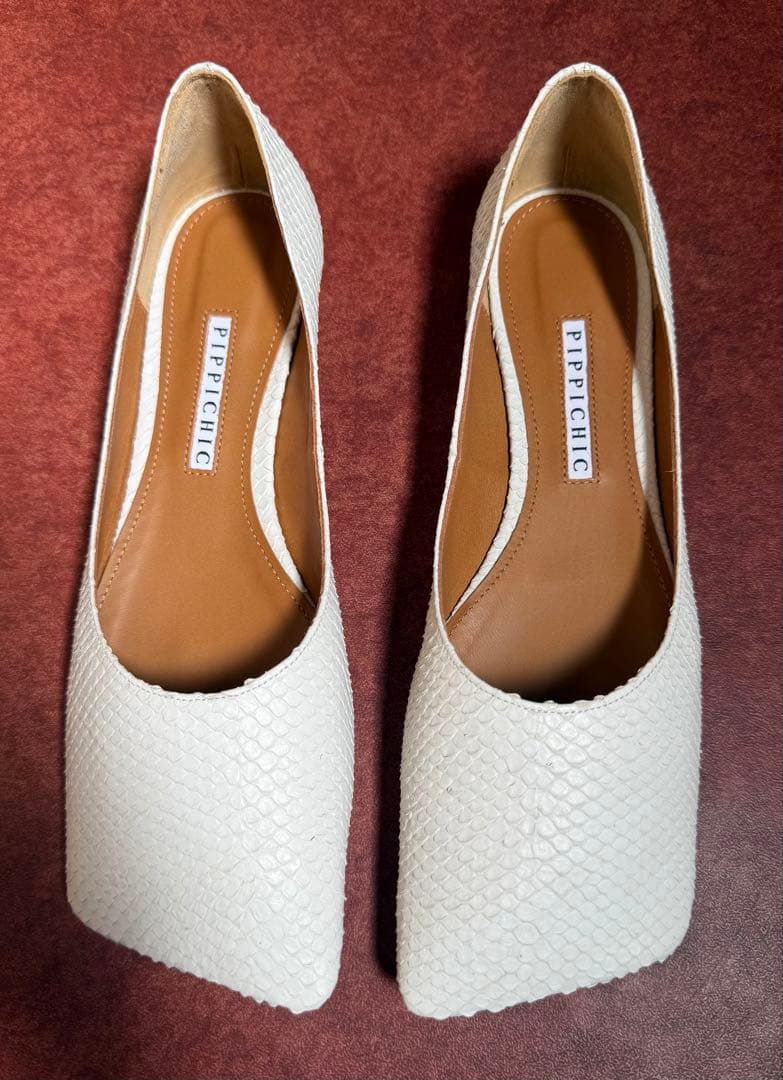 PIPPICHIC ホワイト スクエアトゥ フラットシューズ